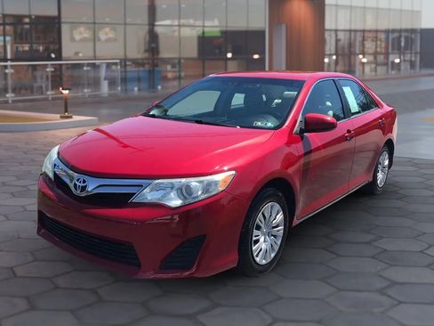 Used 2014 Toyota Camry LE FWD image 6