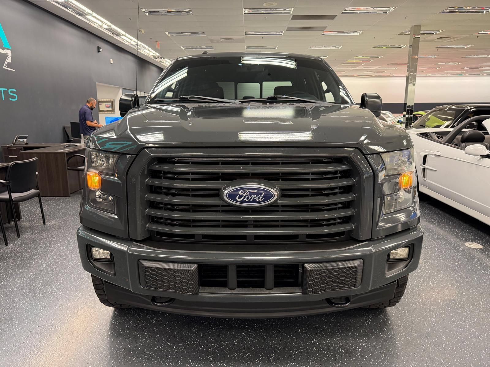 Used 2017 Ford F150 XLT w/ Equipment Group 302A Luxury AWD/4WD image 3
