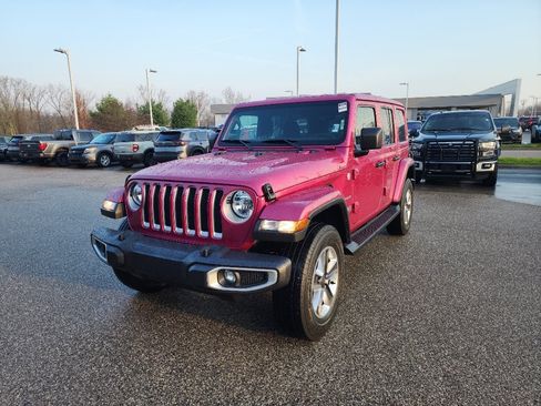Used 2022 Jeep Wrangler Unlimited Sahara w/ Safety Group image 3