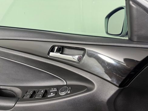 Used 2013 Hyundai Sonata Limited image 17