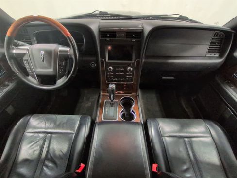 Used 2017 Lincoln Navigator L Select image 15