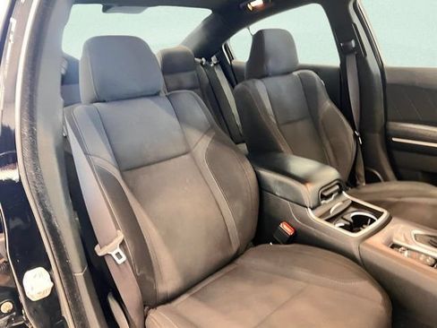 Used 2022 Dodge Charger SXT RWD image 10