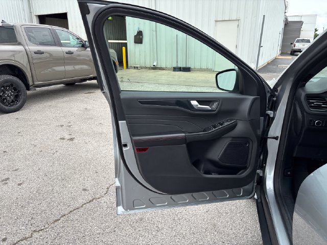 Used 2024 Ford Escape ST-Line w/ Tech Pack #1 AWD/4WD image 10