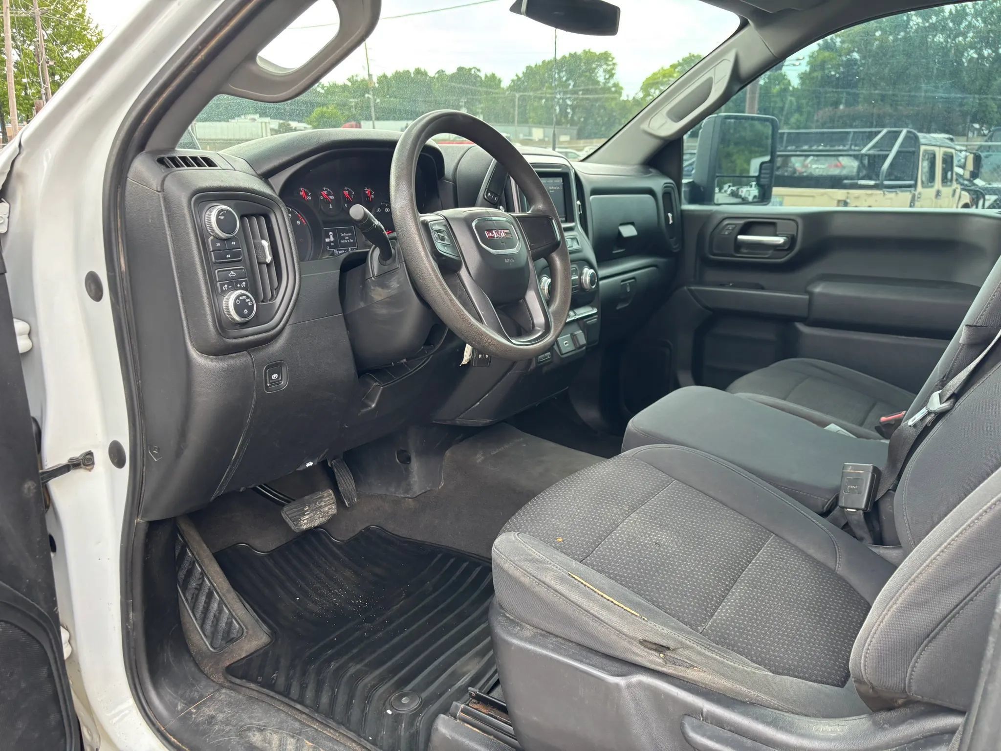 Used 2020 GMC Sierra 3500 4x4 Regular Cab w/ Convenience Package image 10