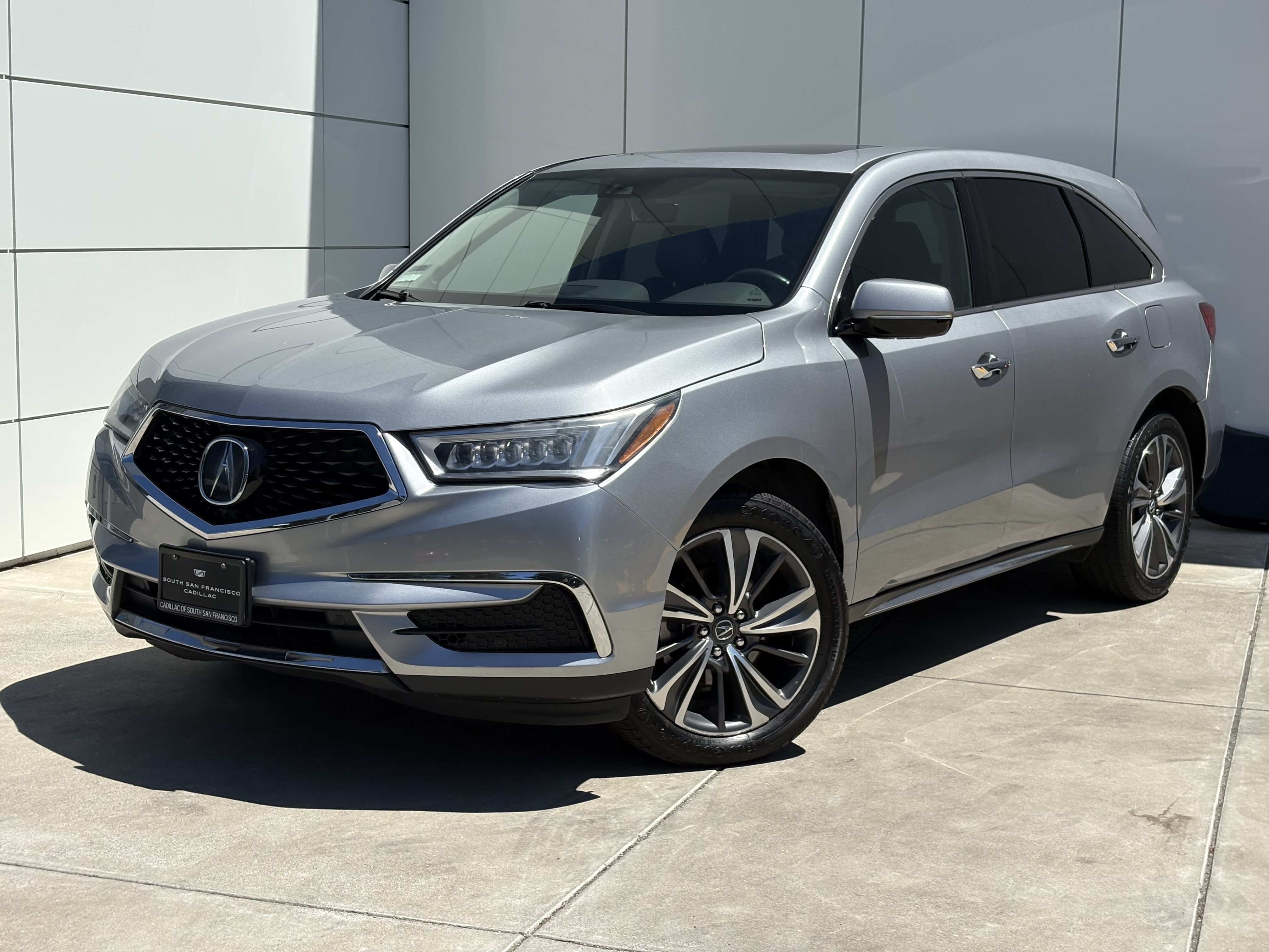 Used 2019 Acura MDX w/ Technology Package AWD/4WD image 2