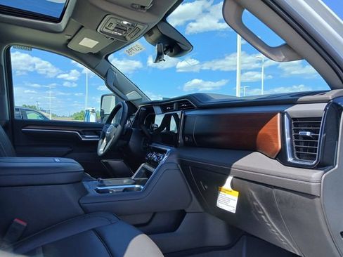 New 2026 GMC Sierra 3500 Denali w/ Denali Reserve Package AWD/4WD image 14