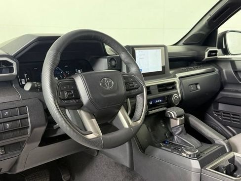 Used 2024 Toyota Tacoma SR5 AWD/4WD image 38