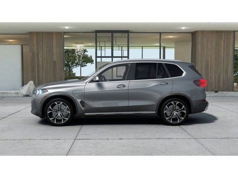 New 2026 BMW X5 xDrive50e w/ Climate Comfort Package AWD/4WD image 4