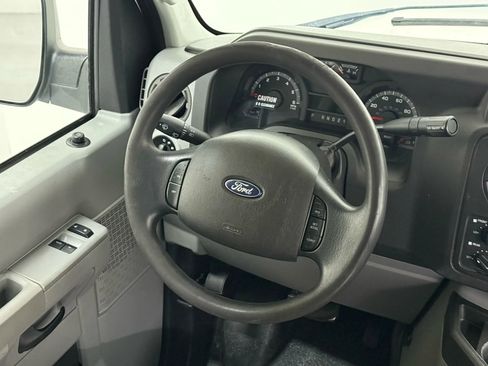 Used 2014 Ford E-150 and Econoline 150 Extended image 16