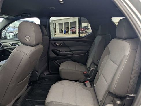 Used 2023 Chevrolet Traverse LT FWD image 14