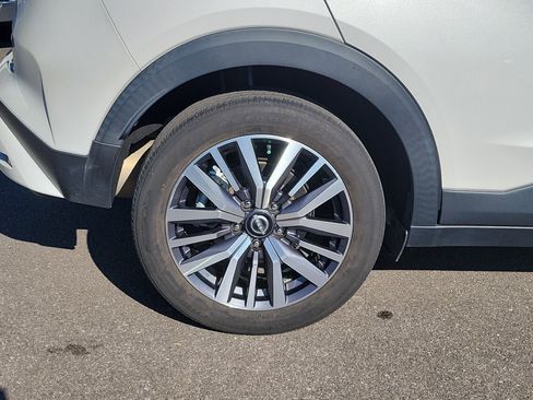 Used 2023 Nissan Kicks SV image 39