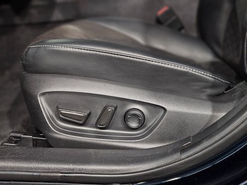 Used 2020 Toyota Camry XSE image 23