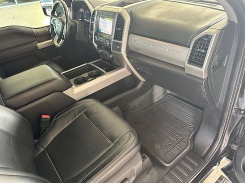 Used 2019 Ford F250 Lariat w/ Lariat Ultimate Package AWD/4WD image 37