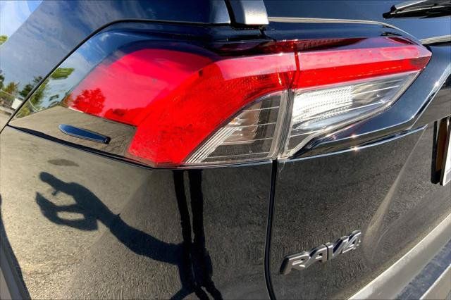 Certified 2025 Toyota RAV4 XLE w/ Convenience Package FWD image 28