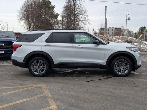 New 2026 Ford Explorer Active w/ Active Comfort Package image 3