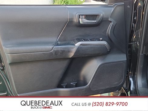 Used 2018 Toyota Tacoma TRD Off-Road w/ Technology Package RWD image 9