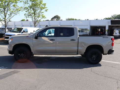 Used 2023 Chevrolet Silverado 1500 LT Trail Boss w/ Protection Package AWD/4WD image 7