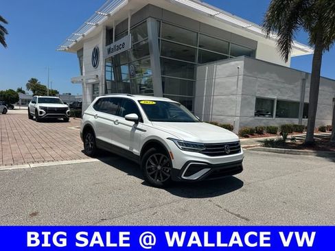 Certified 2023 Volkswagen Tiguan SE FWD image 1