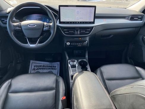 Used 2023 Ford Escape Platinum AWD/4WD image 5