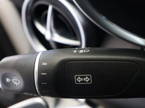 Used 2018 Mercedes-Benz SLC 43 AMG image 18