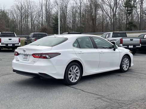 Used 2022 Toyota Camry LE image 6
