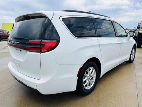 Used 2022 Chrysler Pacifica Touring-L FWD image 39