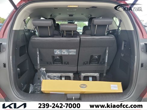 New 2026 Kia Carnival EX FWD image 10