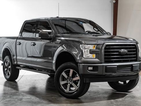 Used 2017 Ford F150 XLT w/ Equipment Group 302A Luxury RWD image 7
