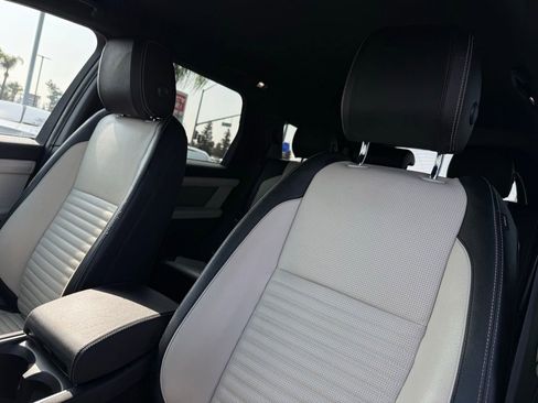 Used 2022 Land Rover Discovery Sport SE R-Dynamic image 16