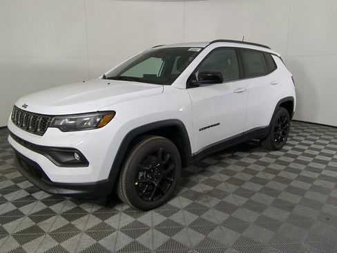 New 2026 Jeep Compass Latitude image 9