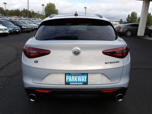Used 2021 Alfa Romeo Stelvio Sprint w/ Nero Edizione image 4