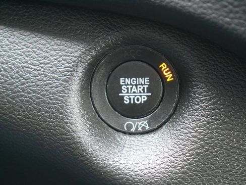 Used 2023 Jeep Cherokee Altitude Lux w/ Lux Elite Package image 32