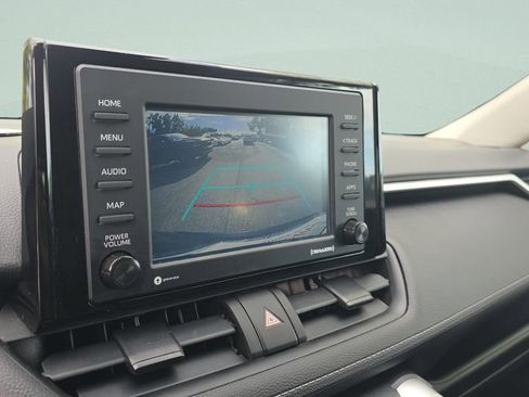 Used 2022 Toyota RAV4 LE image 15