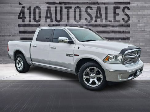 Used 2018 RAM 1500 Laramie AWD/4WD image 1