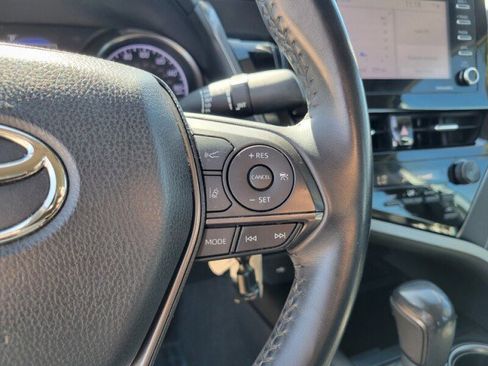 Used 2021 Toyota Camry SE image 12