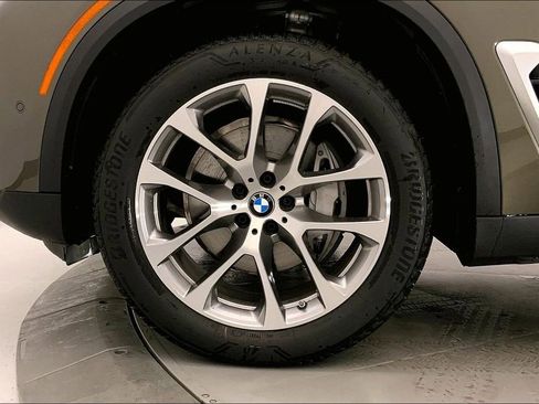 New 2026 BMW X5 xDrive40i w/ Climate Comfort Package image 9