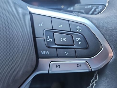 Certified 2024 Volkswagen Atlas Cross Sport SE image 18