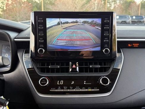 Used 2020 Toyota Corolla LE image 20