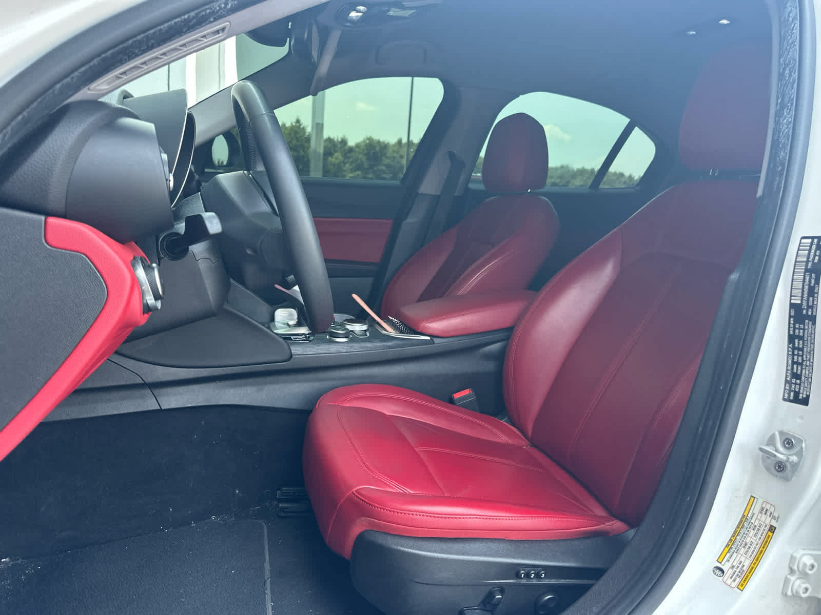 Used 2021 Alfa Romeo Giulia Sprint w/ Cold Weather Package AWD/4WD image 6