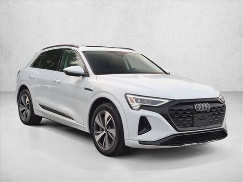 Certified 2024 Audi Q8 e-tron Premium AWD/4WD image 3