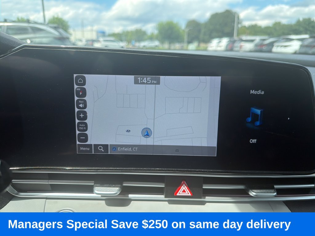 Used 2024 Hyundai Elantra Limited FWD image 19