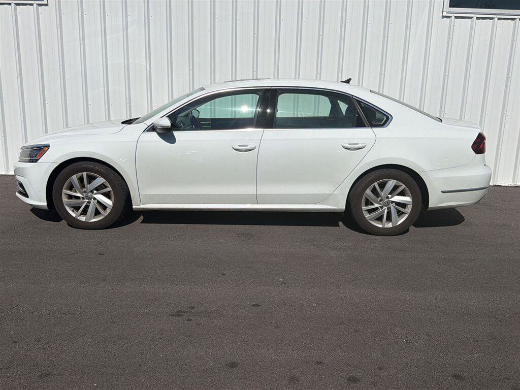 Used 2018 Volkswagen Passat 2.0T SE FWD image 5