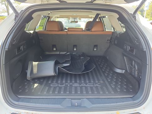 Used 2022 Subaru Outback Touring AWD/4WD image 36