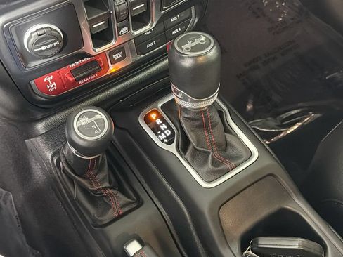 Used 2019 Jeep Wrangler Unlimited Rubicon AWD/4WD image 18