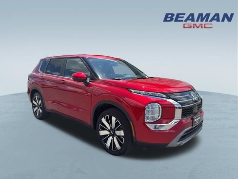 Used 2025 Mitsubishi Outlander SE AWD/4WD image 1