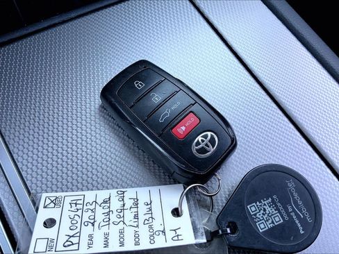 Used 2023 Toyota Sequoia Limited image 15