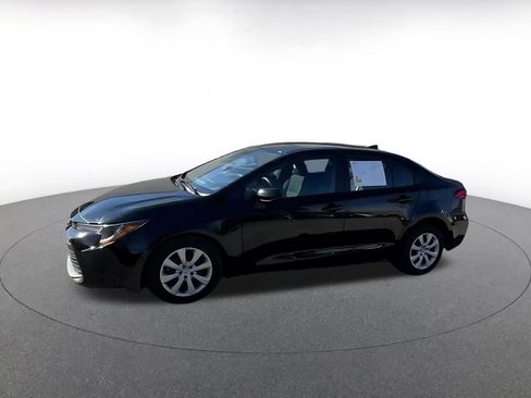 Used 2025 Toyota Corolla LE image 7