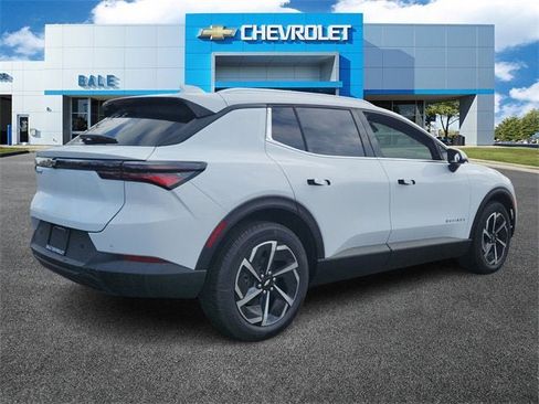 New 2026 Chevrolet Equinox EV LT image 3