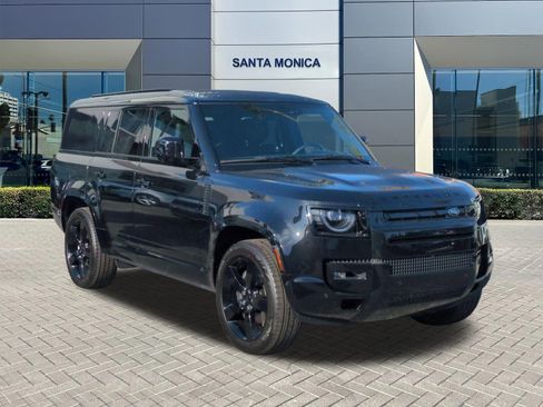 New 2026 Land Rover Defender 130 X-Dynamic SE image 7