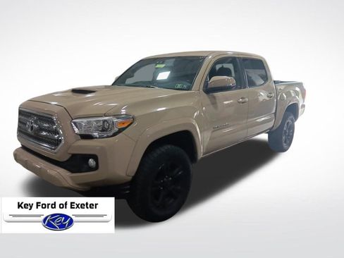 Used 2016 Toyota Tacoma TRD Sport w/ Towing Package AWD/4WD image 5
